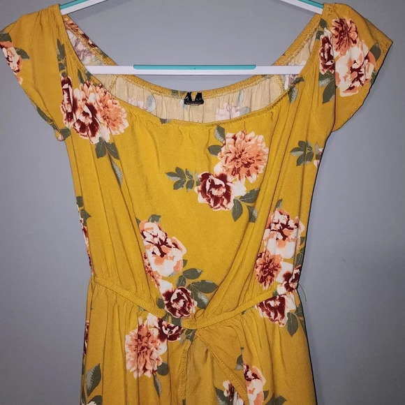 🌻🌻Rue 21 Yellow Floral Romper Jumpsuit, Medium - Picture 5 of 8